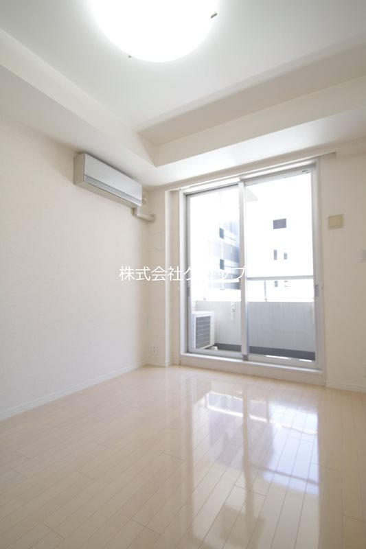 ルネ・ブランシュ横浜海岸通りの洋室