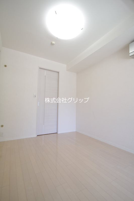 ルネ・ブランシュ横浜海岸通りの洋室