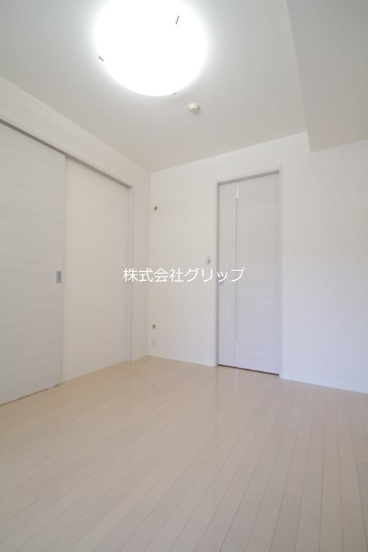 ルネ・ブランシュ横浜海岸通りの洋室