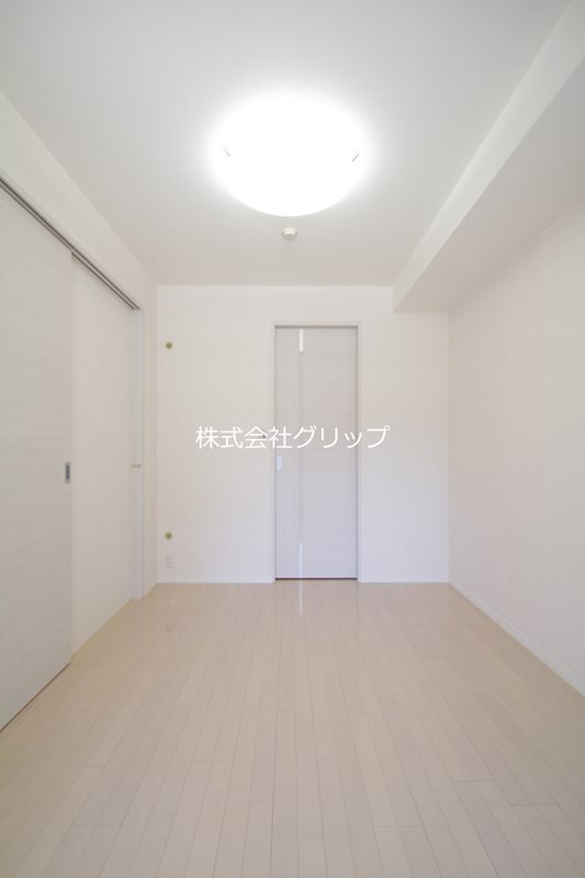 ルネ・ブランシュ横浜海岸通りの洋室