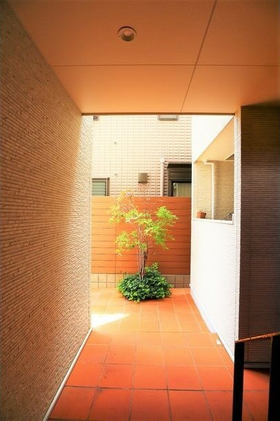 コレクション新瑞橋のエントランス