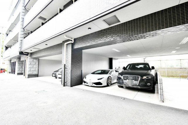 プレサンス立売堀パークシティの駐車場