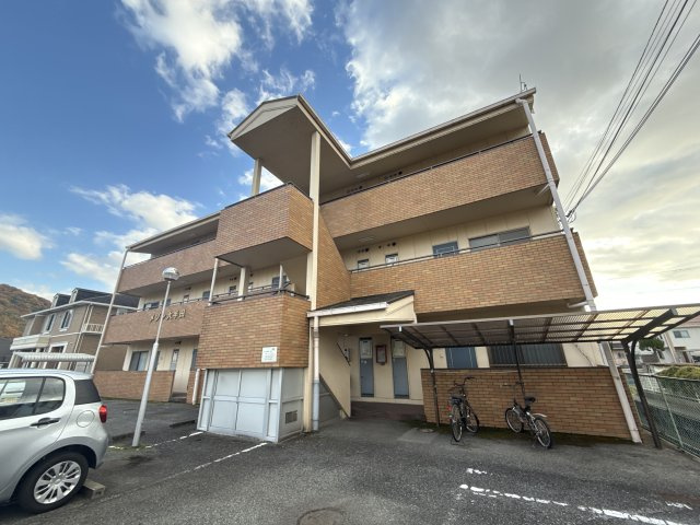 メゾン大半田の外観