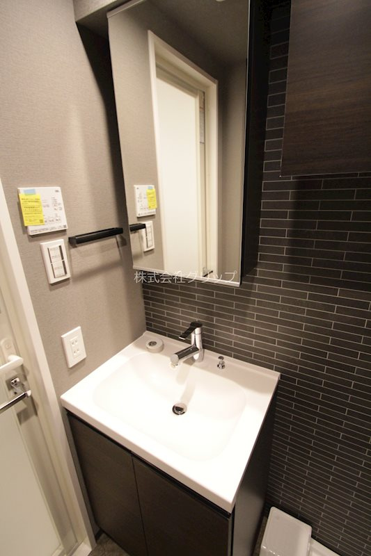 Le'a横濱阪東橋弐番館の独立洗面台