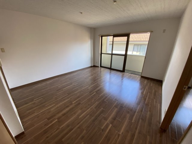 ウエストリバーBの洋室