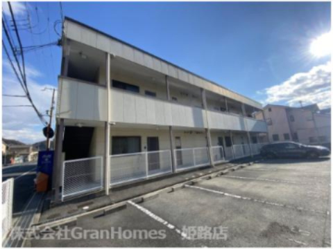 ウエストリバーBの外観