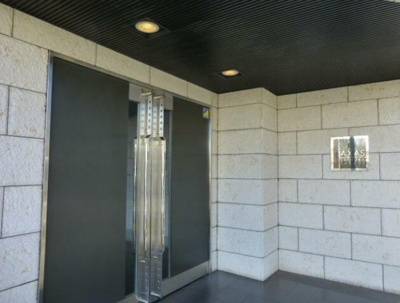 【エントランス】 | AXAS志村坂上