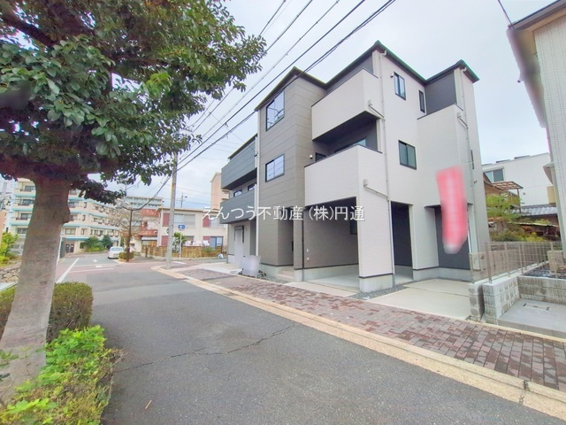 リガーレ清明山1期の前面道路含む現地写真