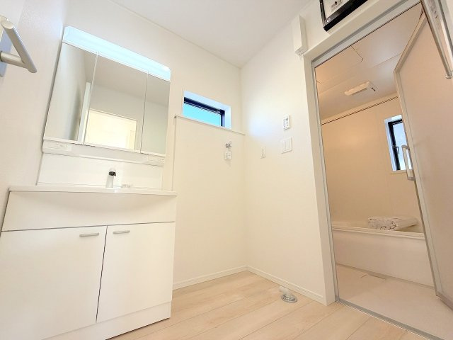 あきる野市野辺全３棟　新築分譲の独立洗面台