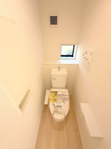 あきる野市野辺全３棟　新築分譲のトイレ