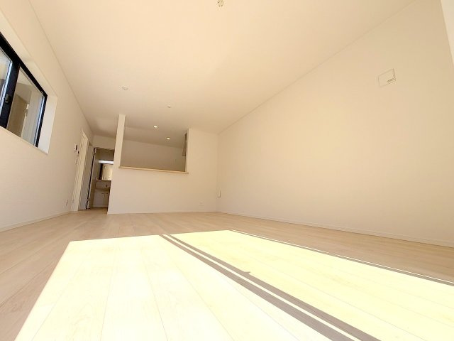 あきる野市野辺全３棟　新築分譲の居間・リビング