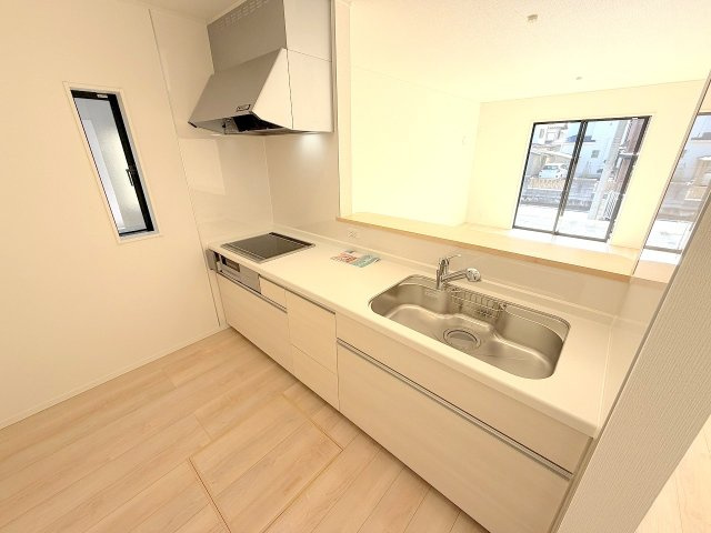 あきる野市野辺全３棟　新築分譲のキッチン