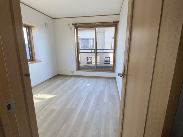 入間市下藤沢三丁目　中古戸建の洋室|広々とした洋室です