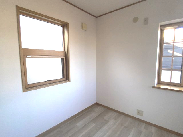 入間市下藤沢三丁目　中古戸建の寝室|使い勝手のいい寝室です