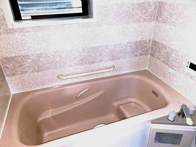 入間市下藤沢三丁目　中古戸建の浴室|ゆったり過ごせるお風呂です