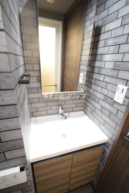 Le'a MARKS横濱参番館の独立洗面台