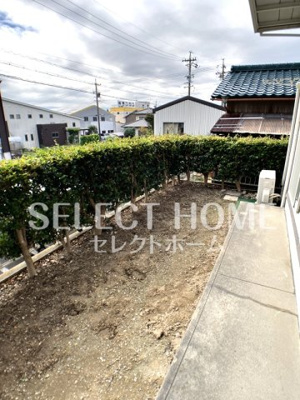 【庭】 | セジュールながねB | 簡単な家庭菜園も楽しめるお庭です