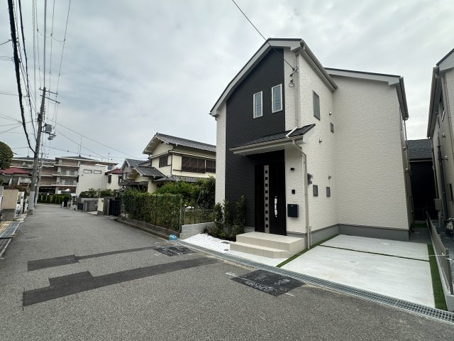 神戸市垂水区南多聞台３丁目新築戸建Ｂ号棟の前面道路含む現地写真