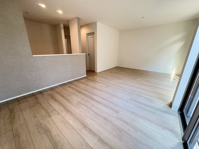 神戸市垂水区南多聞台３丁目新築戸建Ｂ号棟の居間・リビング