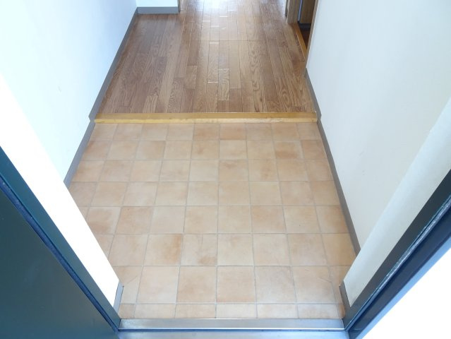 ヴィラフロレアールの玄関