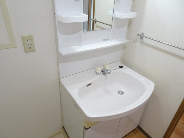 ヴィラフロレアールの独立洗面台