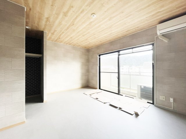 ハイツ伊世の居間・リビング