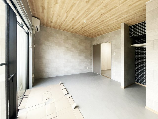 ハイツ伊世の居間・リビング