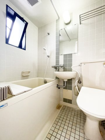 ハイツ伊世の浴室