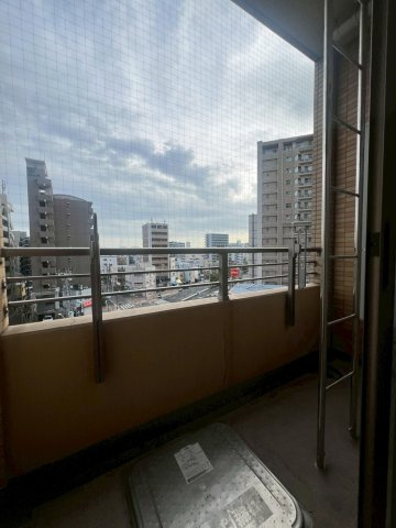 エステムコート神戸県庁前Ⅲフィエルテのバルコニー