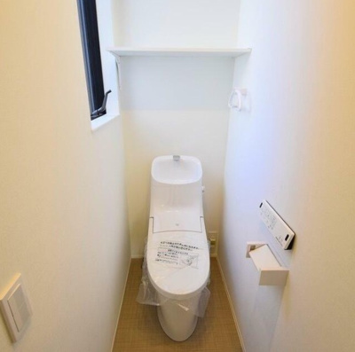 【トイレ】 | グランエッグス中野富士見町 | 温水洗浄便座。