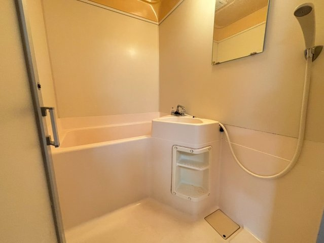 メゾン藤生の浴室