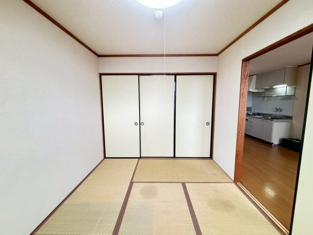 メゾン藤生の和室