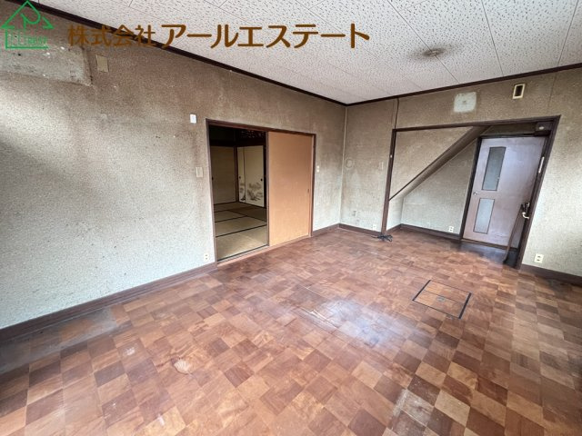 加古川市別府町本町2丁目　山陽本線「別府駅」まで徒歩12分の居間・リビング