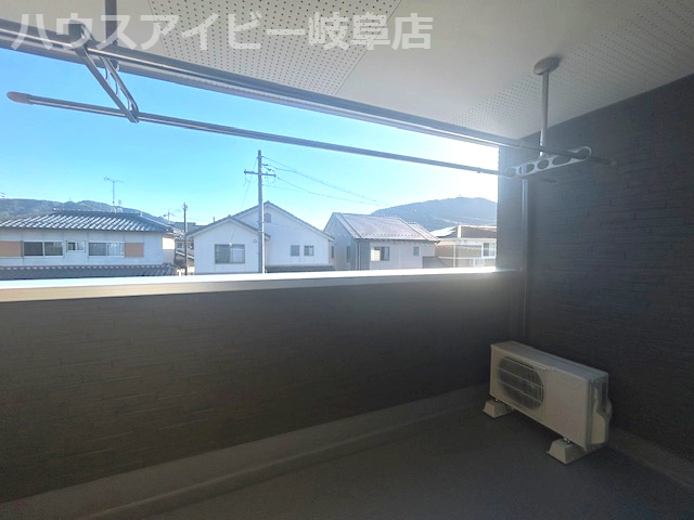 岐阜市粟野西！シンプルホーム施工の築3年！敷地広々75坪！お車3台以上可能！岩野田北小学校！のバルコニー|岐阜市粟野西！シンプルホーム施工の築3年！敷地広々75坪！お車3台以上可能！岩野田北小学校！