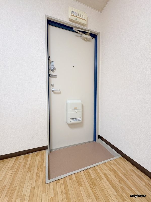 ロイヤルハイム新深江の玄関