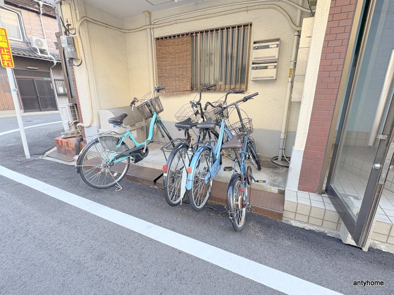 ロイヤルハイム新深江の駐車場