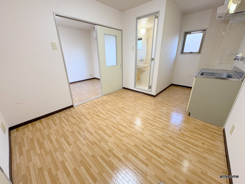 ロイヤルハイム新深江の居間・リビング