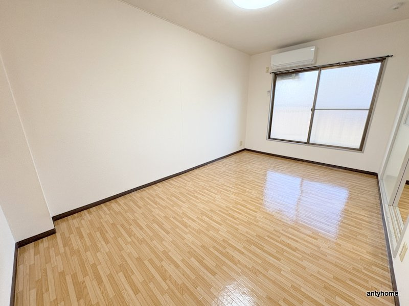 ロイヤルハイム新深江の居間・リビング