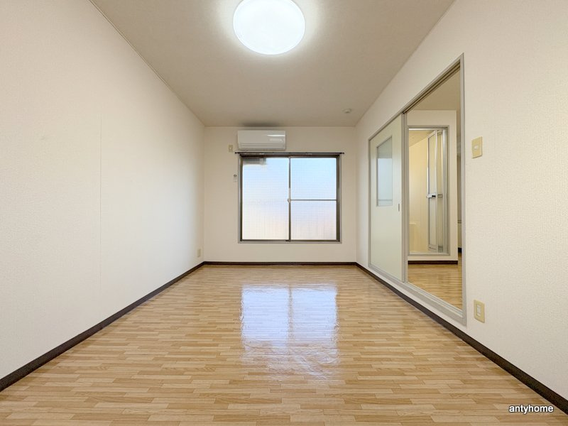 ロイヤルハイム新深江の寝室