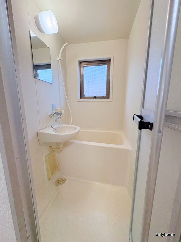 ロイヤルハイム新深江の浴室