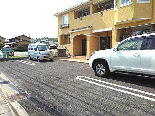 クリアランス　ハウスの駐車場