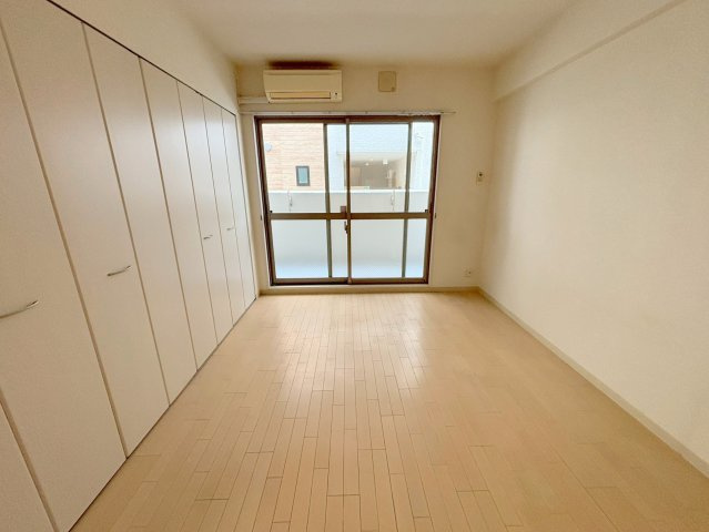 サンプレイスの寝室