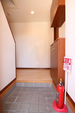 パルモ赤羽B棟の玄関