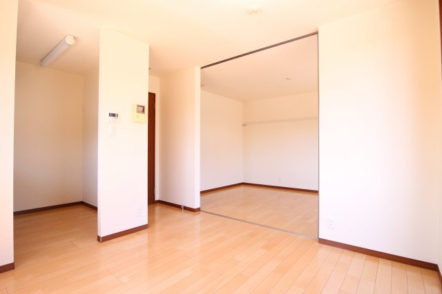 パルモ赤羽B棟の居間・リビング