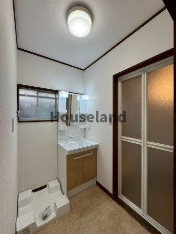 岩出市水栖戸建の洗面所