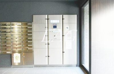 【その他共用部分】 | エルフラット板橋 | 宅配ボックスになります。