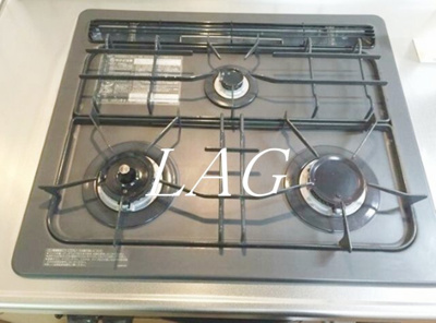 【設備】 | エル・グランピア | 三口コンロです。