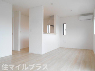 【居間・リビング】 | 西郷村米中山前新築一戸建て3棟 | ゆったりとした居間です