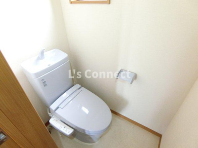 【トイレ】 | レシャトン | 温水洗浄便座付きのトイレ。