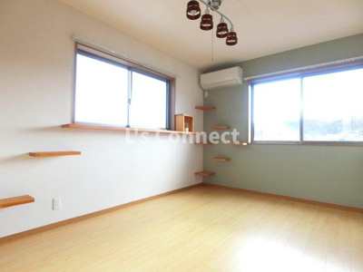 【居間・リビング】 | レシャトン | ペットと暮らせるお部屋です。